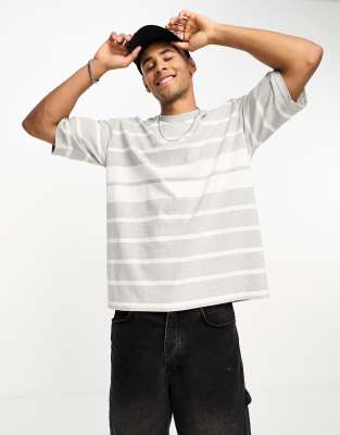 Levi's oversized t-shirt in light grey stripe with central logo