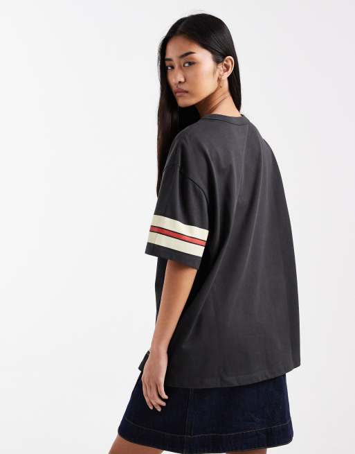 Levi's oversized T-shirt med grafisk print i sort, 4 af 4