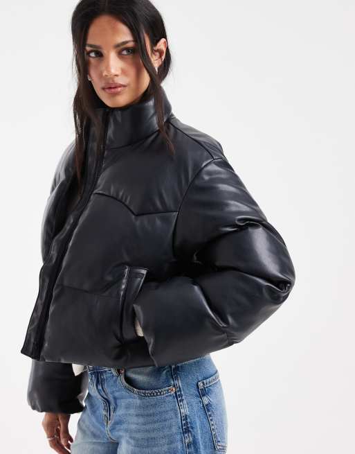 Levi's palmer cropped puffer in black, 2 of 4
