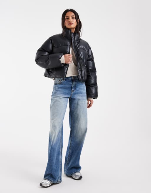 Levi's palmer cropped puffer in black, 3 of 4