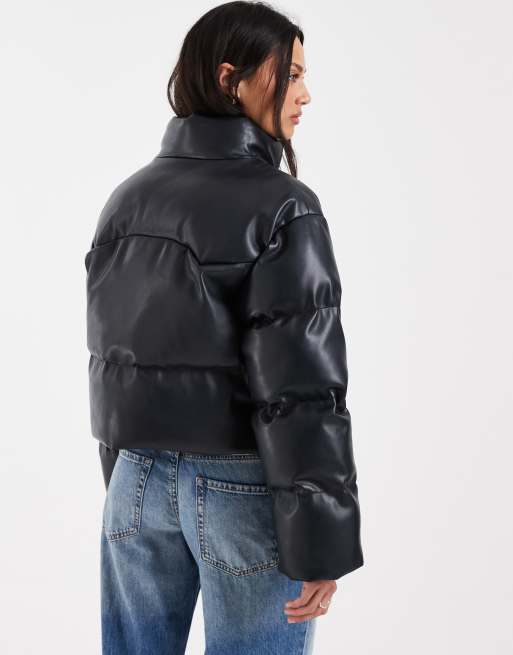 Levi's palmer cropped puffer in black, 4 of 4