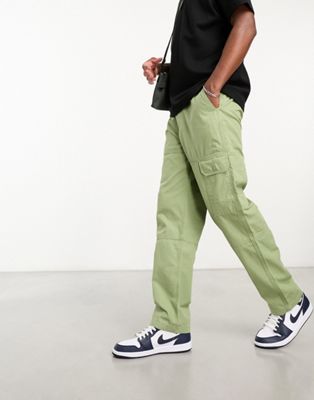 Levi's Patch pocket cargo trousers in green - ASOS Price Checker
