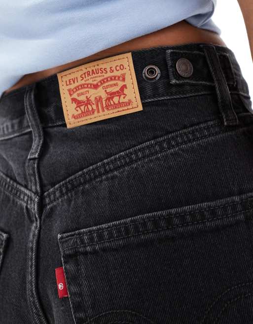 Levi's - Pantaloncini di jeans a metà coscia nero slavato stretti in vita, 2 di 5