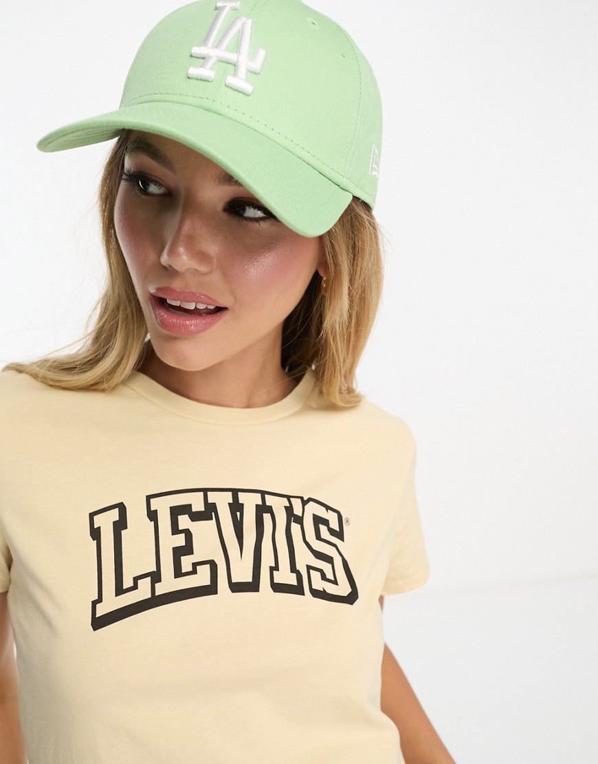 Levi's perfect t-shirt with collegiate logo in cream-White