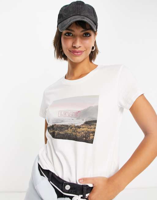Levi's – Perfect – Vit t-shirt med grafisk boxlogga 