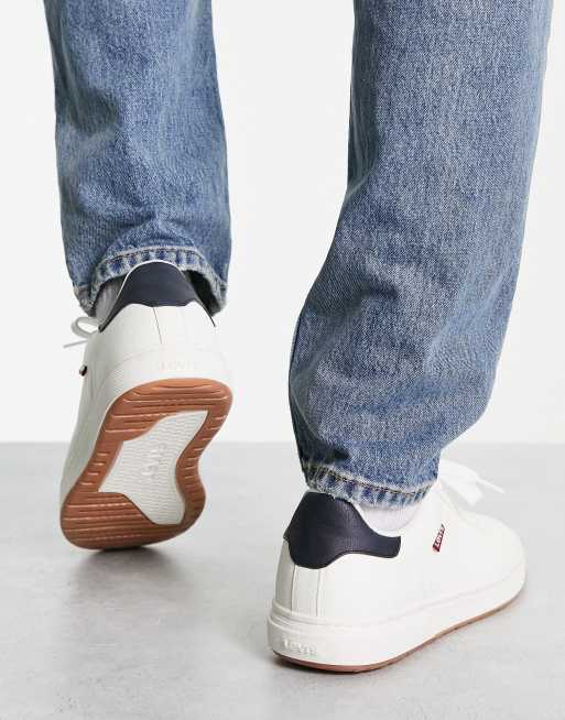 Levi's – Piper – Vita sneakers med röd flik, 2 av 4