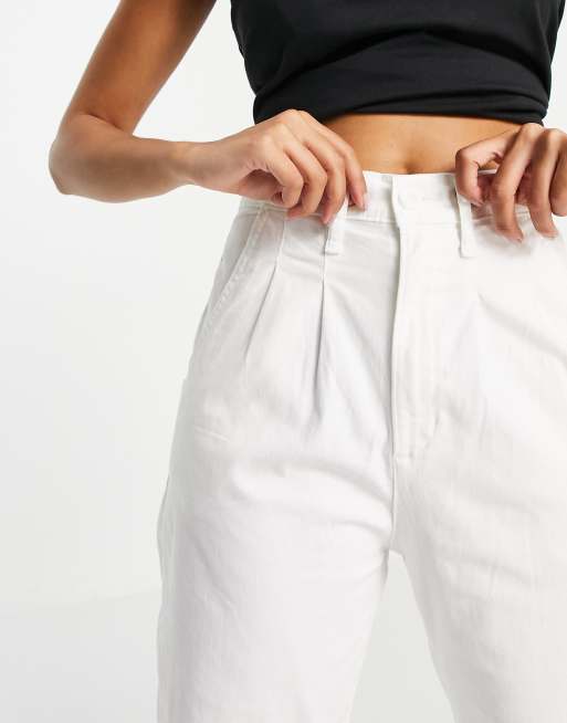 Arriba 35+ imagen levi’s balloon pants white