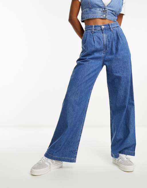 Levi's pleated wide leg pants in mid blue