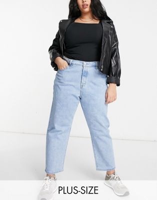 501 cropped jeans in light wash 