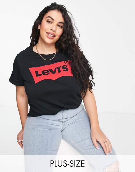 Levi's Plus 70s high straight in light wash | ASOS