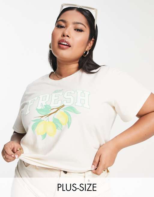 Levi's Plus – Fresh – T-Shirt in Cremeweiß mit Zitronen-Grafikprint