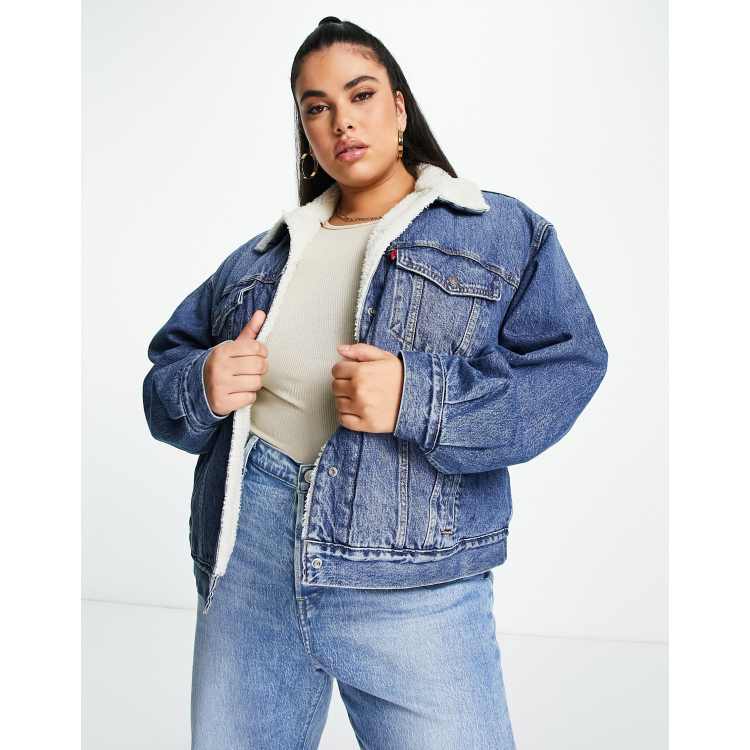 Levi's Plus Original Sherpa Trucker denim jacket in mid wash blue | ASOS