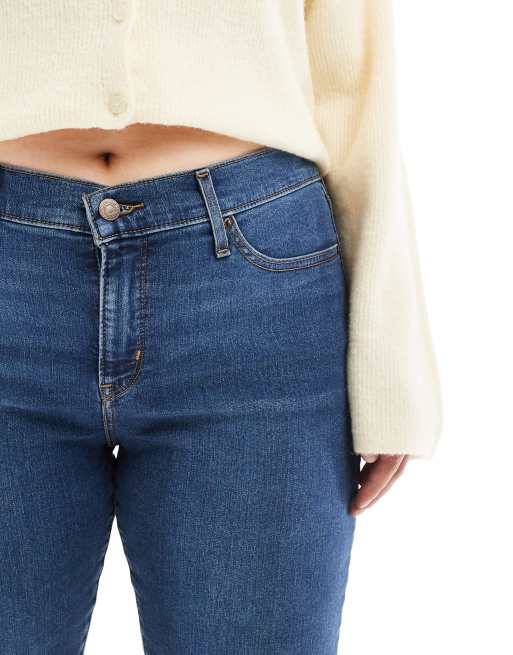 Levi's Plus – Ribcage – Mellanblå jeansshorts i bermudastil med hög midja , 4 av 5