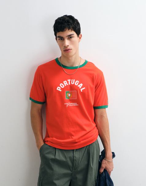 Levi's – Portugal – Retro-Ringer-T-Shirt in Rot - view 1