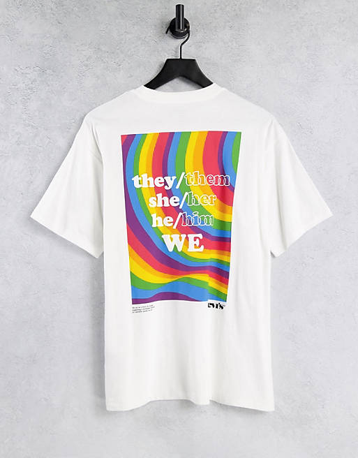 Wow I read a book Chamber Levi's Pride vintage fit rainbow back print t-shirt in white | ASOS