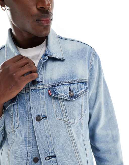Levi's relaxed fit lightweight trucker denim jacket in light wash, 2 of 4