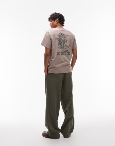 Levi's – Relaxed Fit T-Shirt in Braun mit „No days off“-Rückenprint - view 1