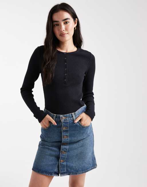 Levi's retro button front denim mini skirt in dark blue, 2 of 5