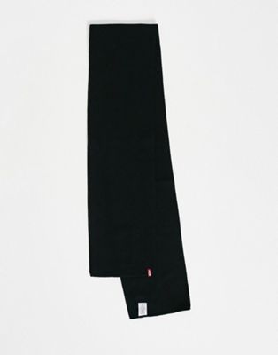 Levi's ribbed scarf with with red tab in black
