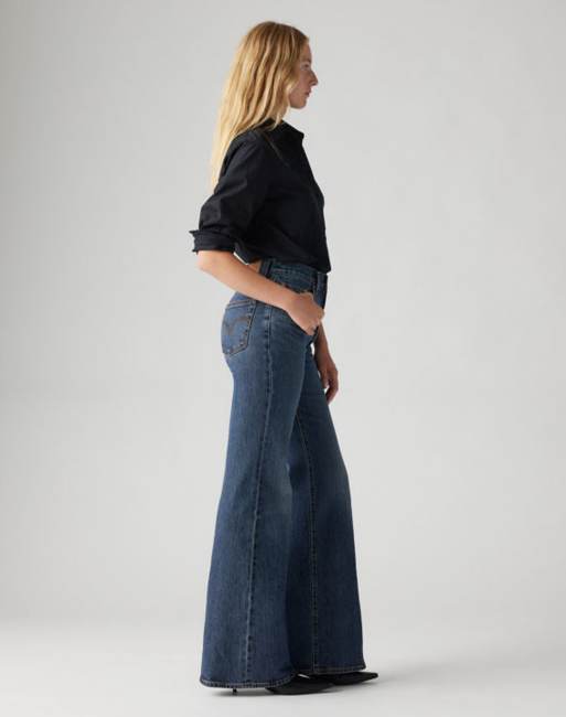 Levi's Ribcage bell jeans in black, 4 of 4