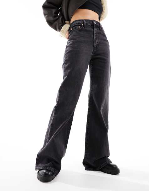 Levi's – Ribcage Bells – Ausgestellte Jeans in schwarzer Waschung mit hohem Bund - view 1