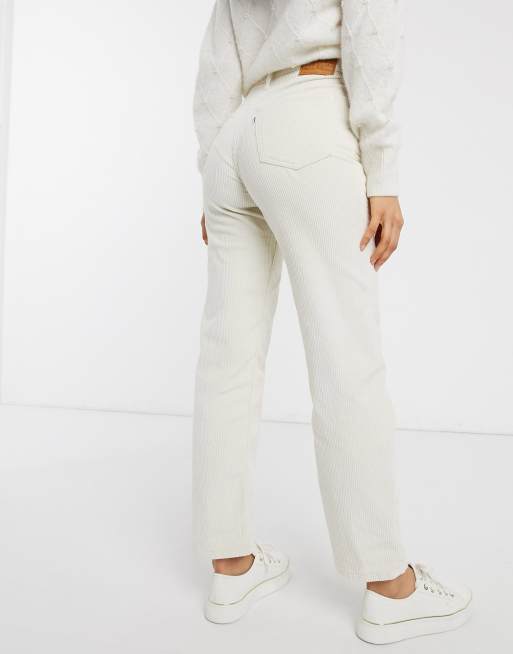 Levi's Ribcage straight leg ankle grazer jeans in cream | ASOS