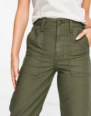 Levi's ribcage utility pants in khaki | ASOS