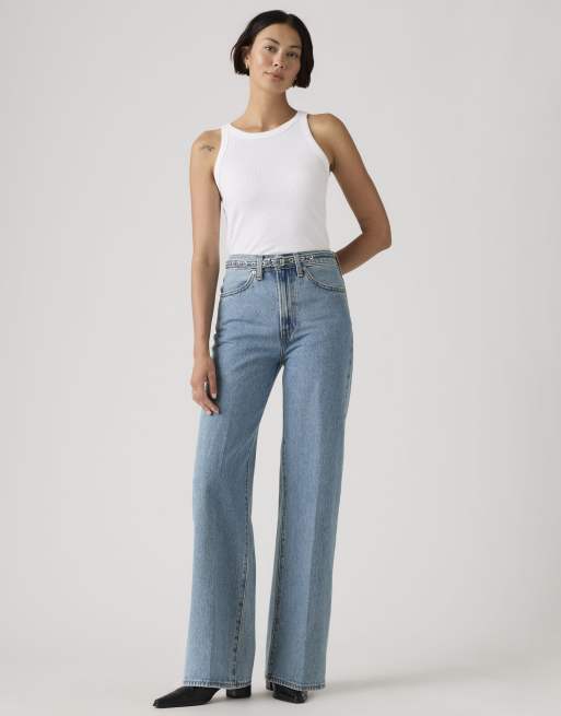 Levi's ribcage wide leg belted jeans in light blue wash, 3 of 4