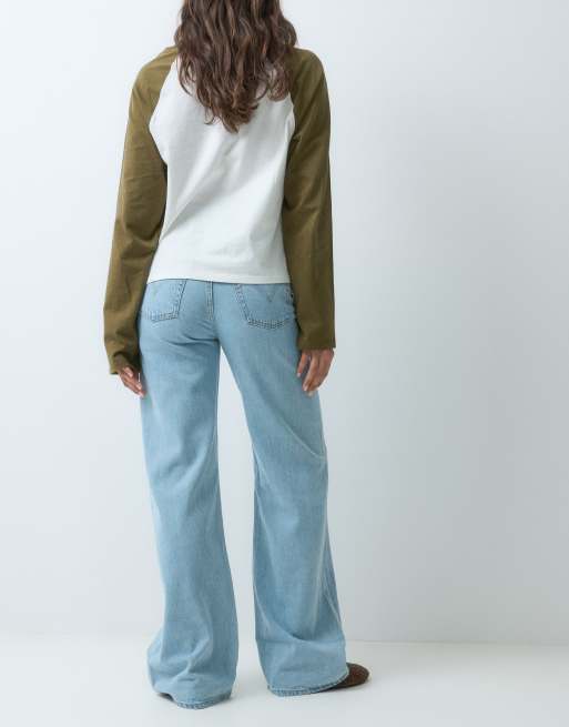 Levi's ribcage wide leg jeans in light wash, 3 of 5