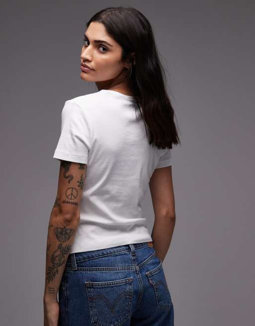 Levi's – Rickie – Biały T-shirt ze zdobionym logo na środku, 4 z 4