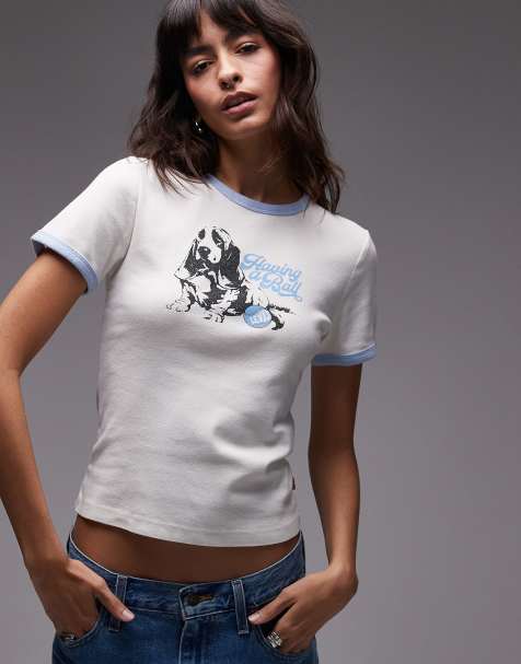 Levi's – Rickie – Naturvit t-shirt med kantrand och hundtryck - view 1