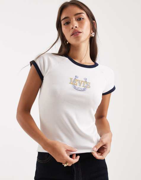 Levi's – Riley – Raglan-T-Shirt in Weiß mit Western-Print - view 1