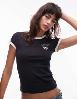 Levi's - Riley - T-Shirt in Schwarz mit Grafik und Raglanärmeln