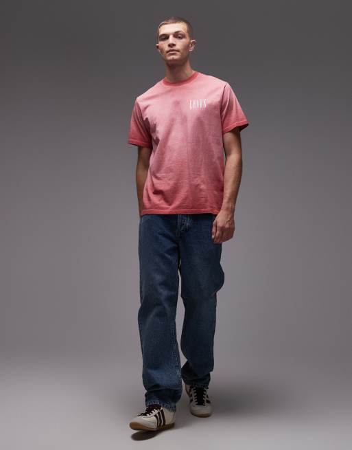 Levi's – Röd, avslappnad t-shirt med sliten seriflogga och oljetvätt, 2 av 5