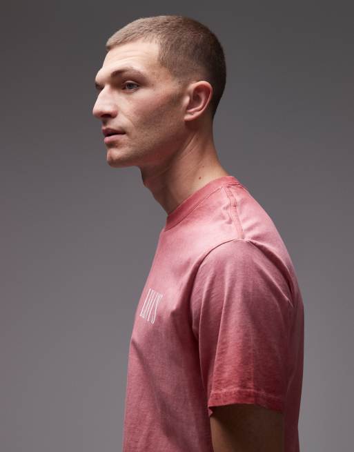 Levi's – Röd, avslappnad t-shirt med sliten seriflogga och oljetvätt, 4 av 5