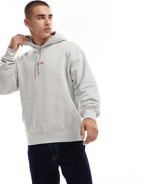 Levi's - Ruimvallend hoodie met klein logolabel op de borst in grijs - view 1