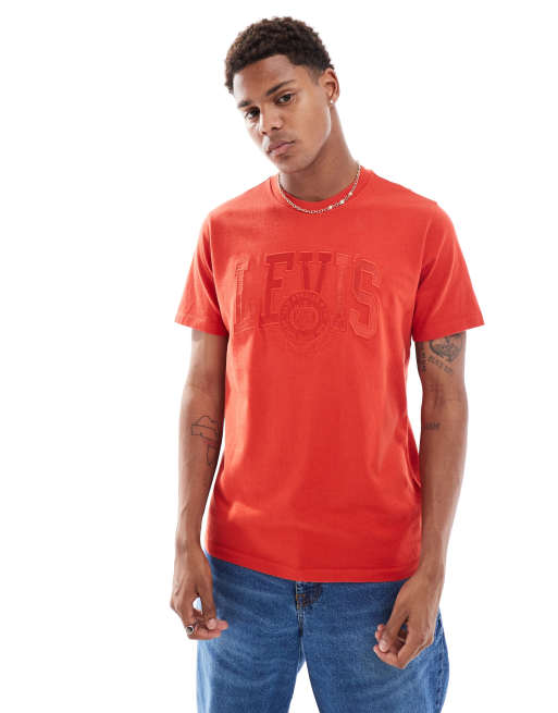 Levi's - Ruimvallend T-shirt in rood met varsity logo-applicatie in dezelfde tint
