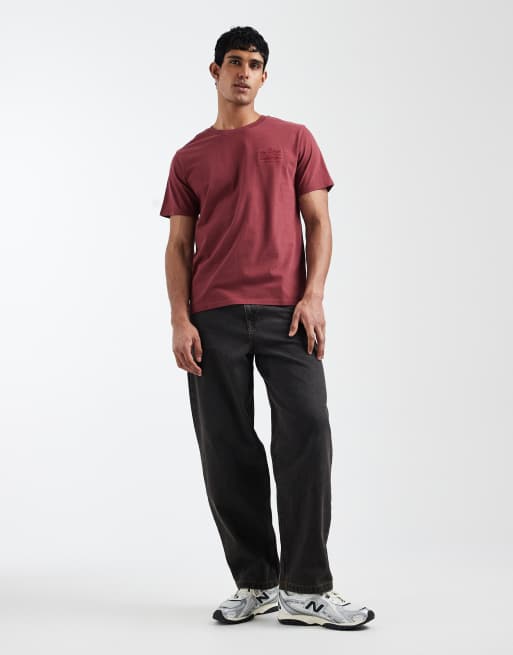 Levi's - Ruimvallend T-shirt met geborduurd logo op de borst in donkerrood, 2 van 5