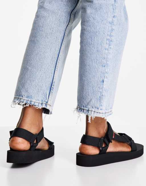 Levi's sandals in black | ASOS