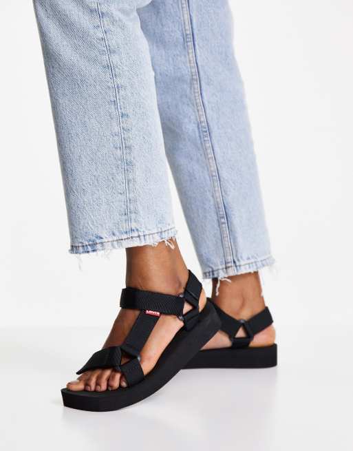 Levi's sandals in black | ASOS