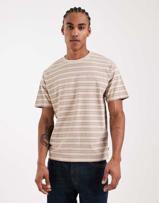 Levi's – Sandfärgad och randig t-shirt i vintagestil med röd flik