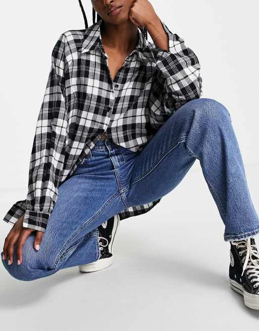 Levi's – Schmal geschnittene Straight Jeans im Stil der 70er in mittlerer Waschung mit hohem Bund, 2 von 4