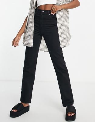 Levi's - Schmal geschnittene Straight Jeans im Stil der 70er in Schwarz mit hohem Bund
