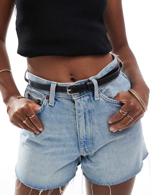 Levi's – Schmaler Ledergürtel in Schwarz mit silberfarbener Schnalle