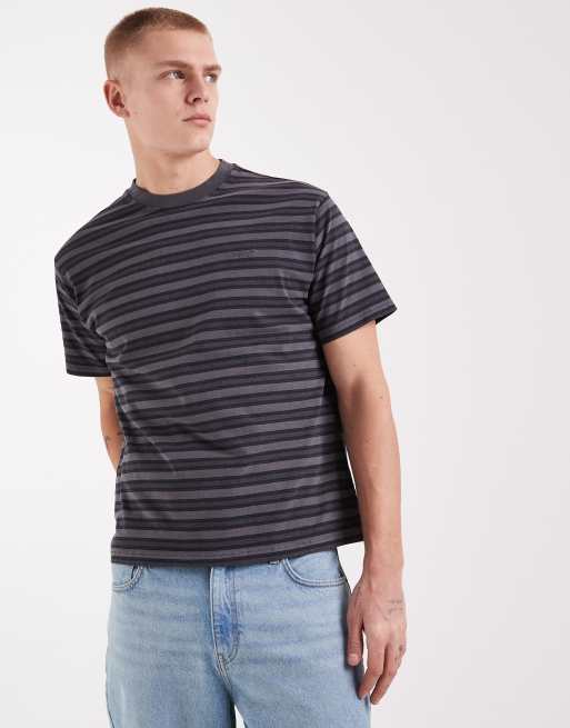 Levi's – Schwarz gestreiftes Vintage-T-Shirt mit rotem Etikett