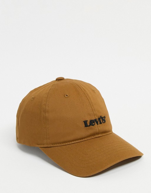 Levi's script logo cap in tan