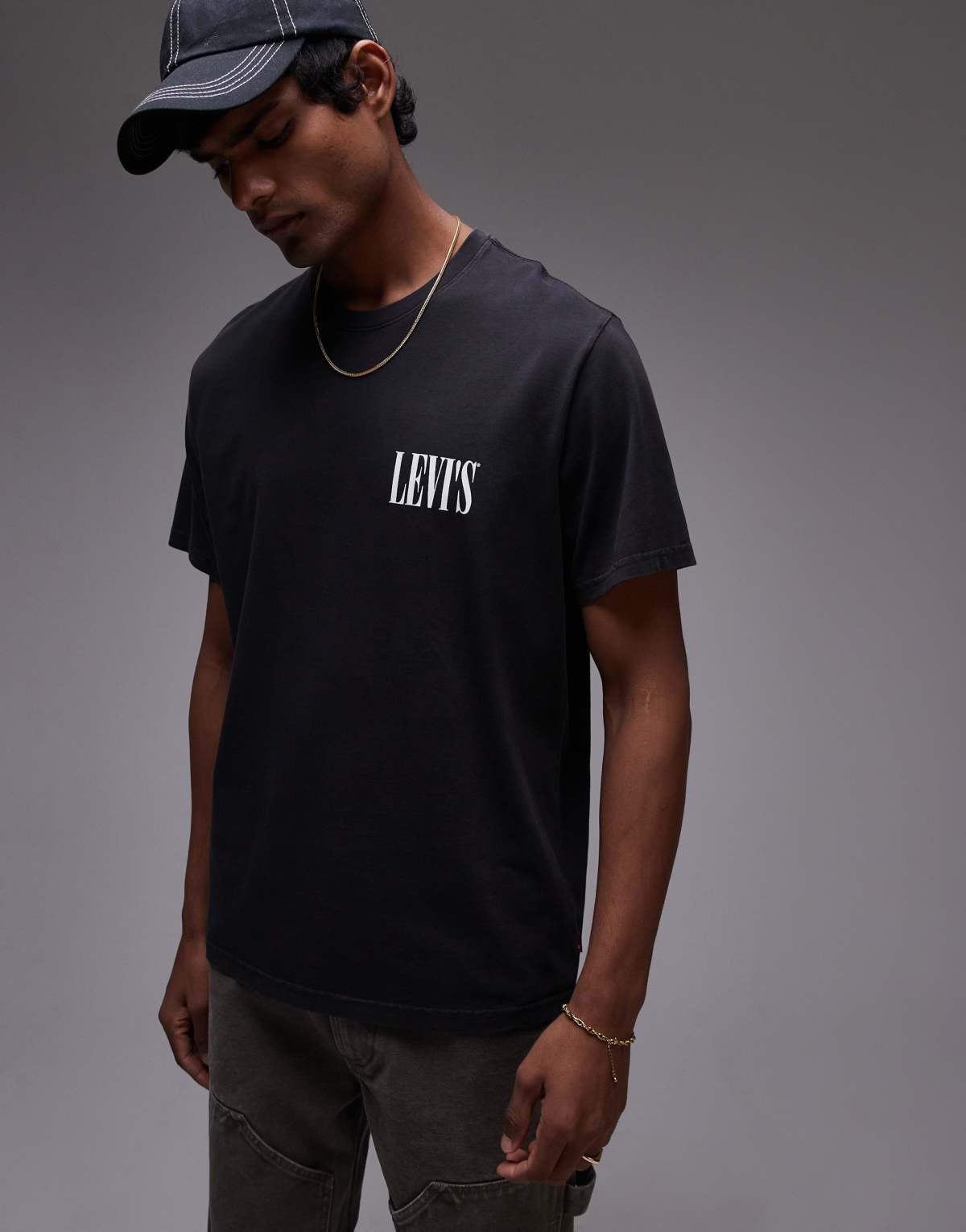 Levi's serif logo relaxed fit t-shirt in black