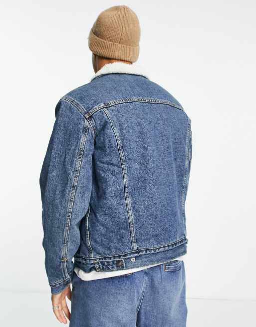 Levi's® NFL Sherpa Trucker Jacket - Light Wash