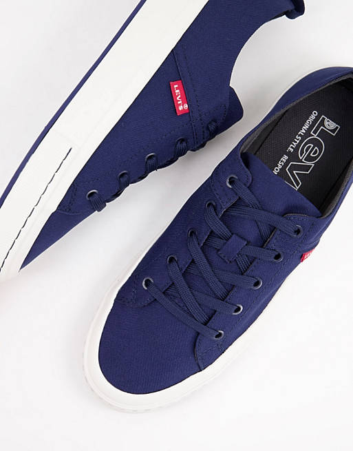 Levi's sherwood low trainers in blue
