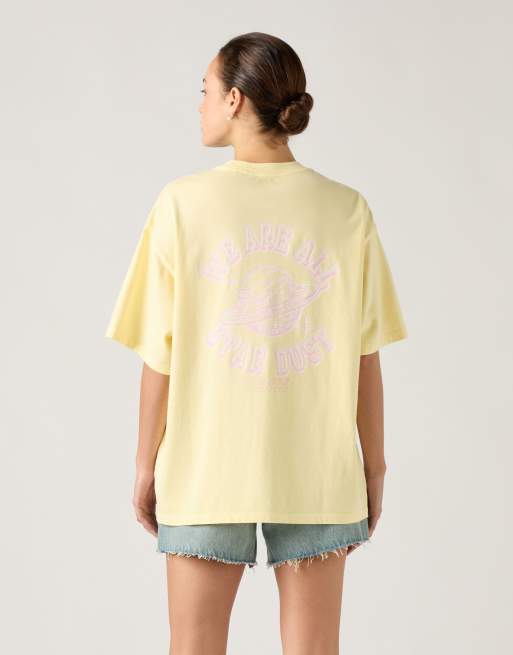 Levi's - Short Stack - Katoenen T-shirt met grafische print in geel, 2 van 4